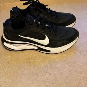 Nike Womens Journey Run Road Running Shoes